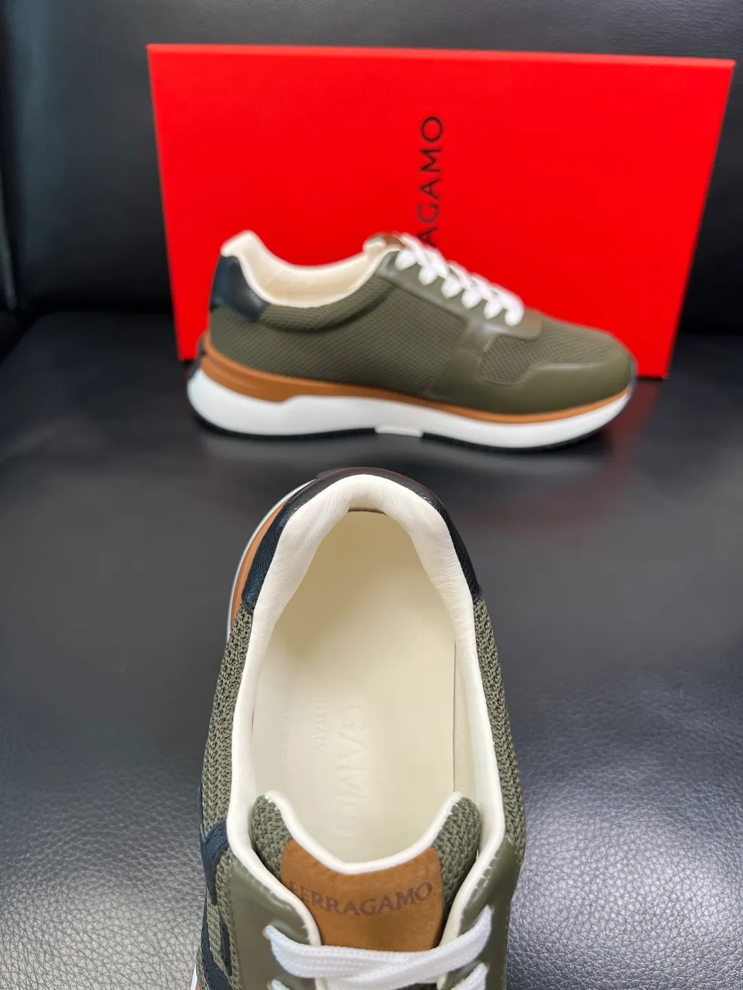 Men's shoes 💰820 Ferragamo High-quality top craftsmanship Ferragamo counters sell original factory configuration, imported original cowhide from Italy, imported water-dyed cow lining, soles: original factory special original soles are super comfortable, original factory and single goods, welcome to compare at the same time at the counter, code number 38-44 (customized 45 46)